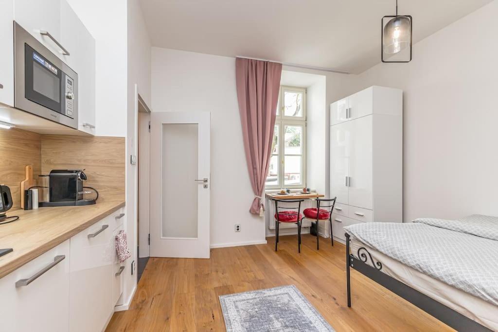 Cozy Quiet New Apartment In Karlin Square Praha Eksteriør bilde